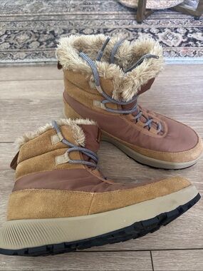 Columbia Women’s Faux-Fur Lined Winter Boot - Tan